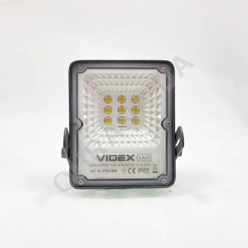 Фото Уличный прожектор LED VIDEX 10W с солнечной панелью и датчиком движения
